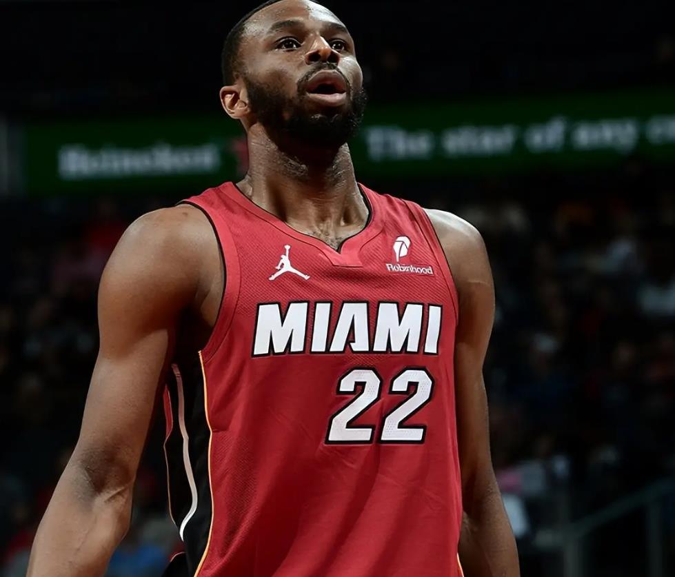 九游体育登录-赛后体能课后，夏洛特黄蜂队长鼓劲备战欧超杯，管理层满意，资深球员宣示担当(大巴黎核心缺席欧超杯)